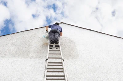Peinture extérieure à Bais — façades et ravalement